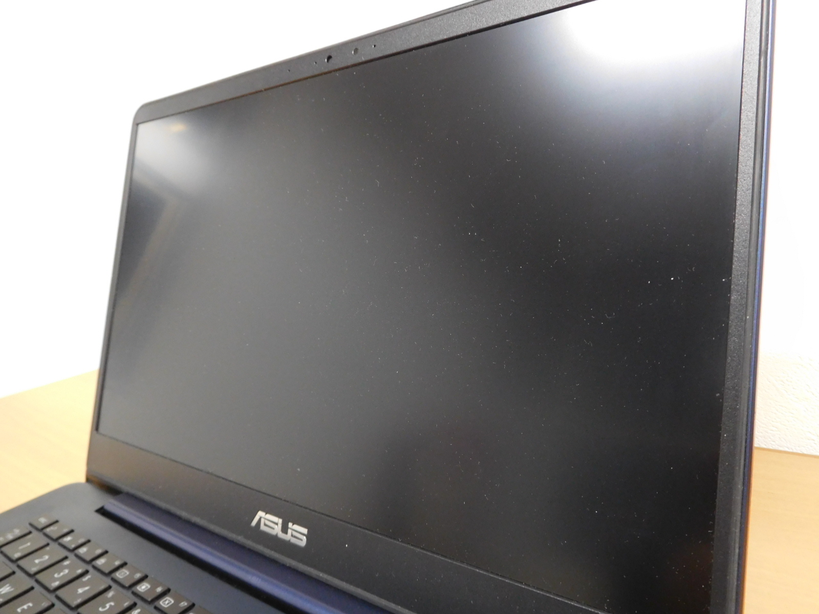 中古専門 備品売却 / ASUS ノートパソコン Zenbook UX430U
